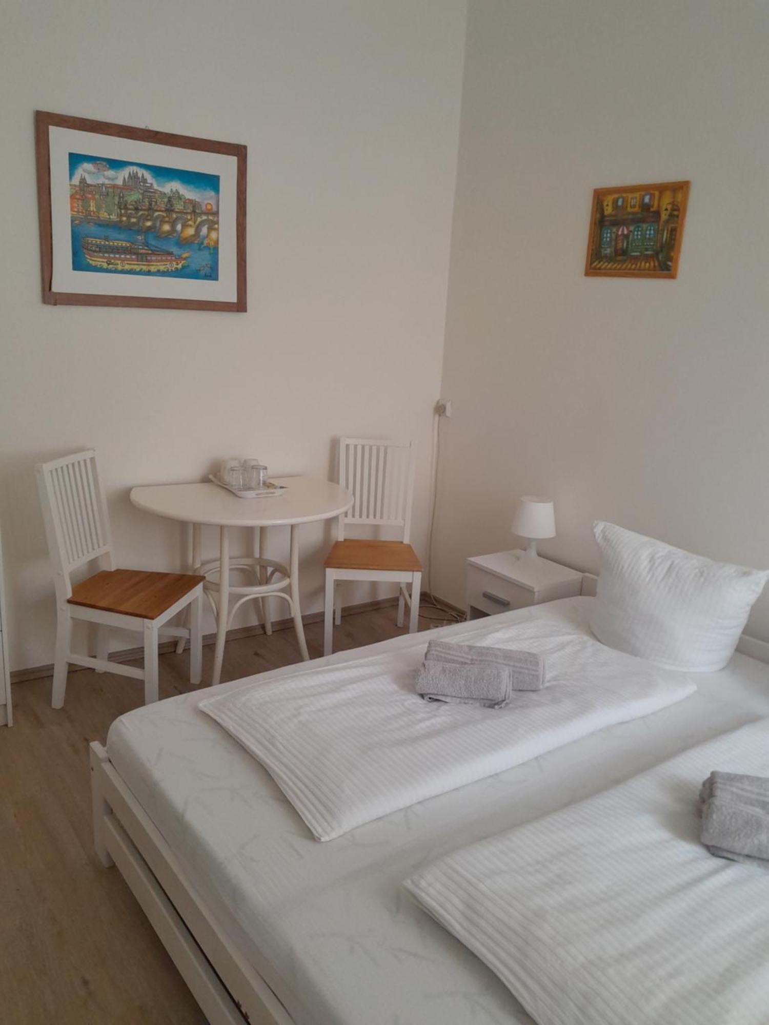 Lubert Apartmany S.R.O براغ الغرفة الصورة
